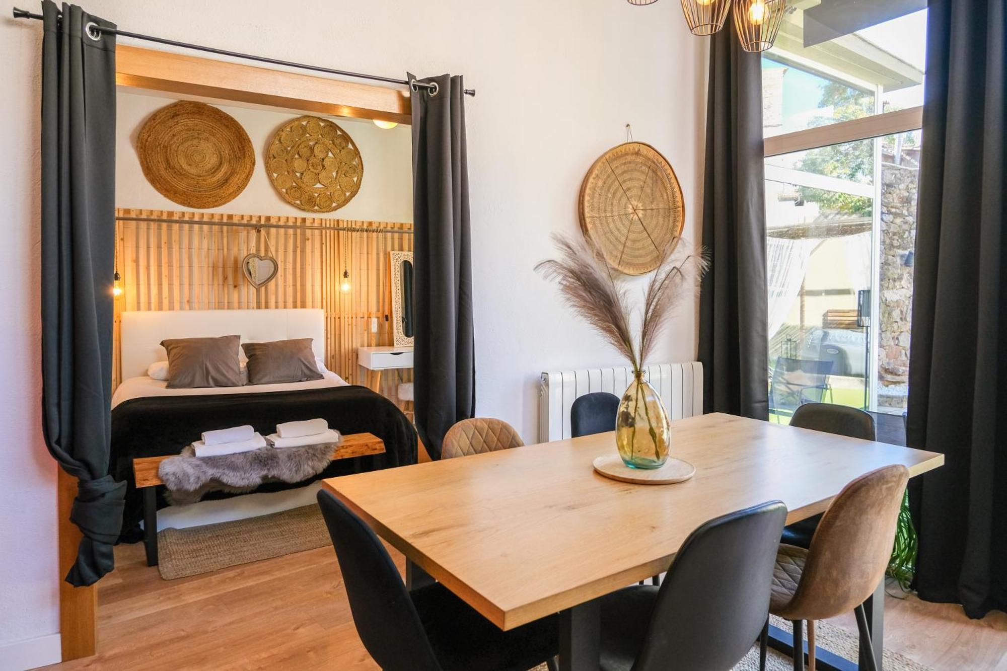 Cal Capo Alojamiento Con Jacuzzi Apartment Besalu Luaran gambar
