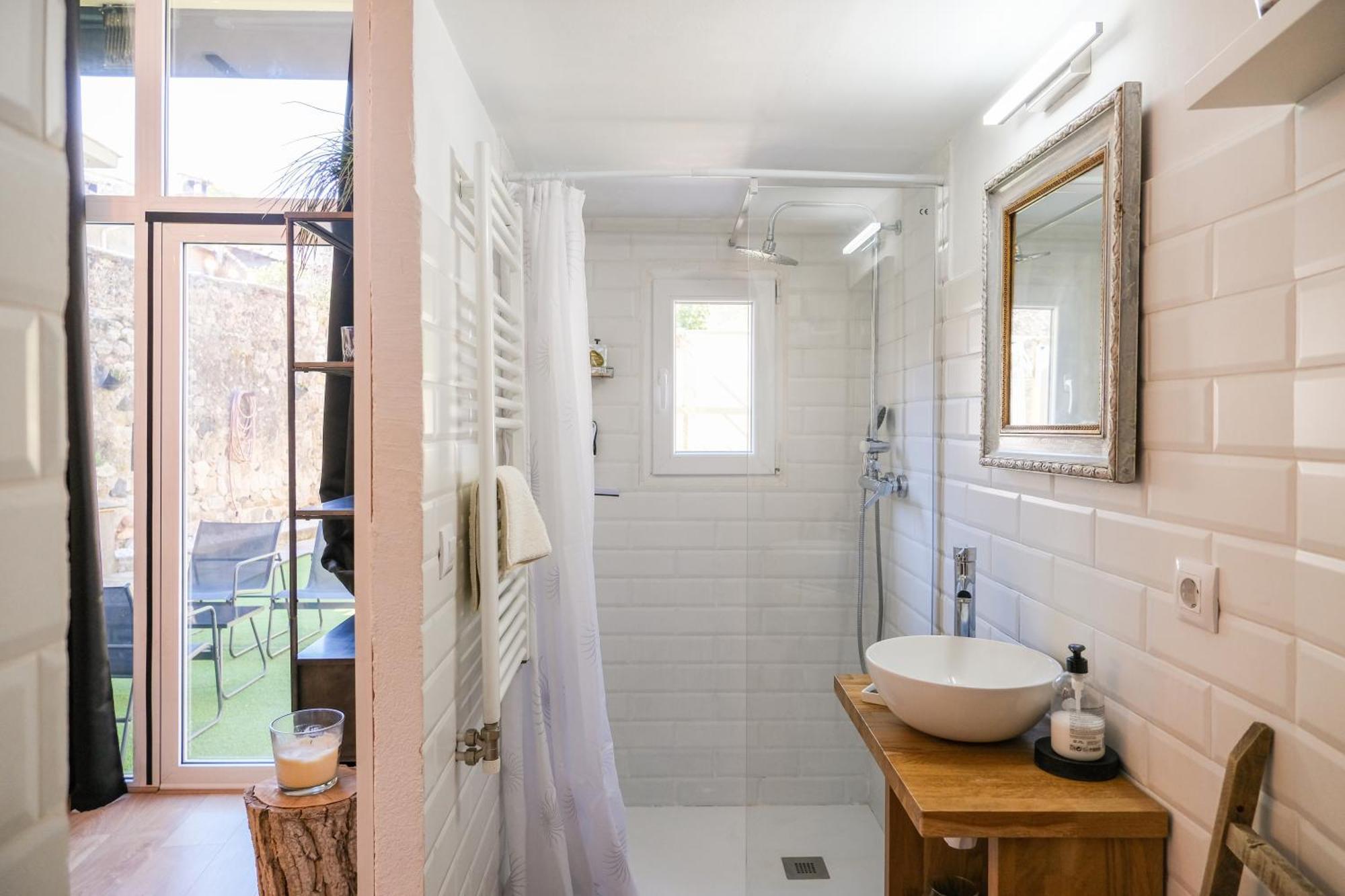 Cal Capo Alojamiento Con Jacuzzi Apartment Besalu Luaran gambar