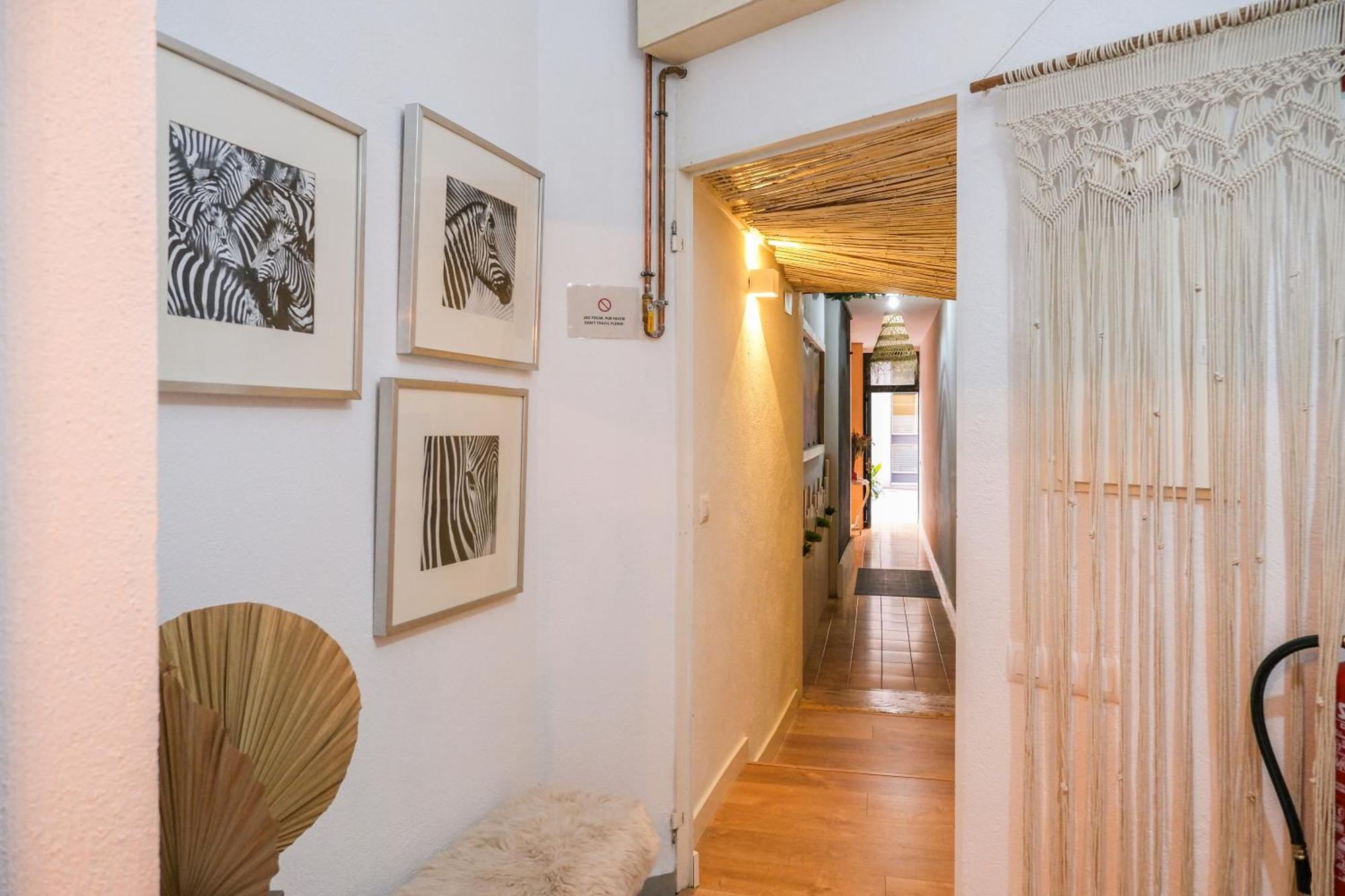 Cal Capo Alojamiento Con Jacuzzi Apartment Besalu Luaran gambar
