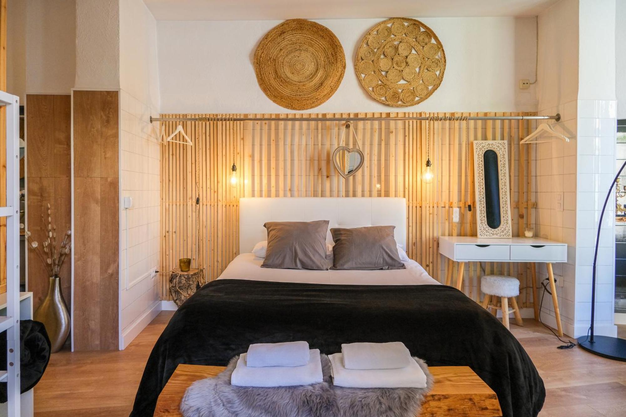 Cal Capo Alojamiento Con Jacuzzi Apartment Besalu Luaran gambar